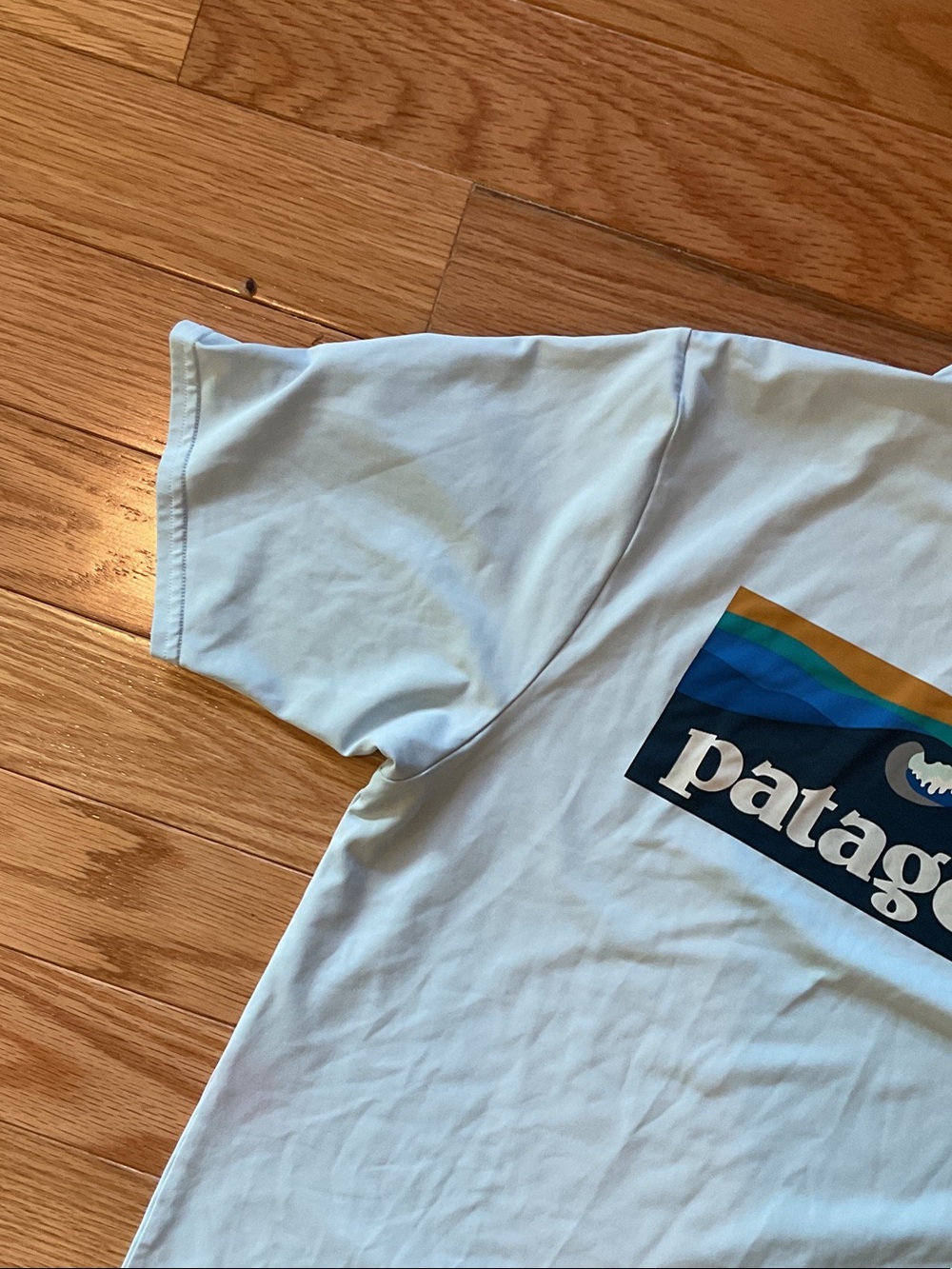 Patagonia Capilene Small cool dry Seafoam Green Back Logo Short Sleeve NWOT - Picture 5 of 13